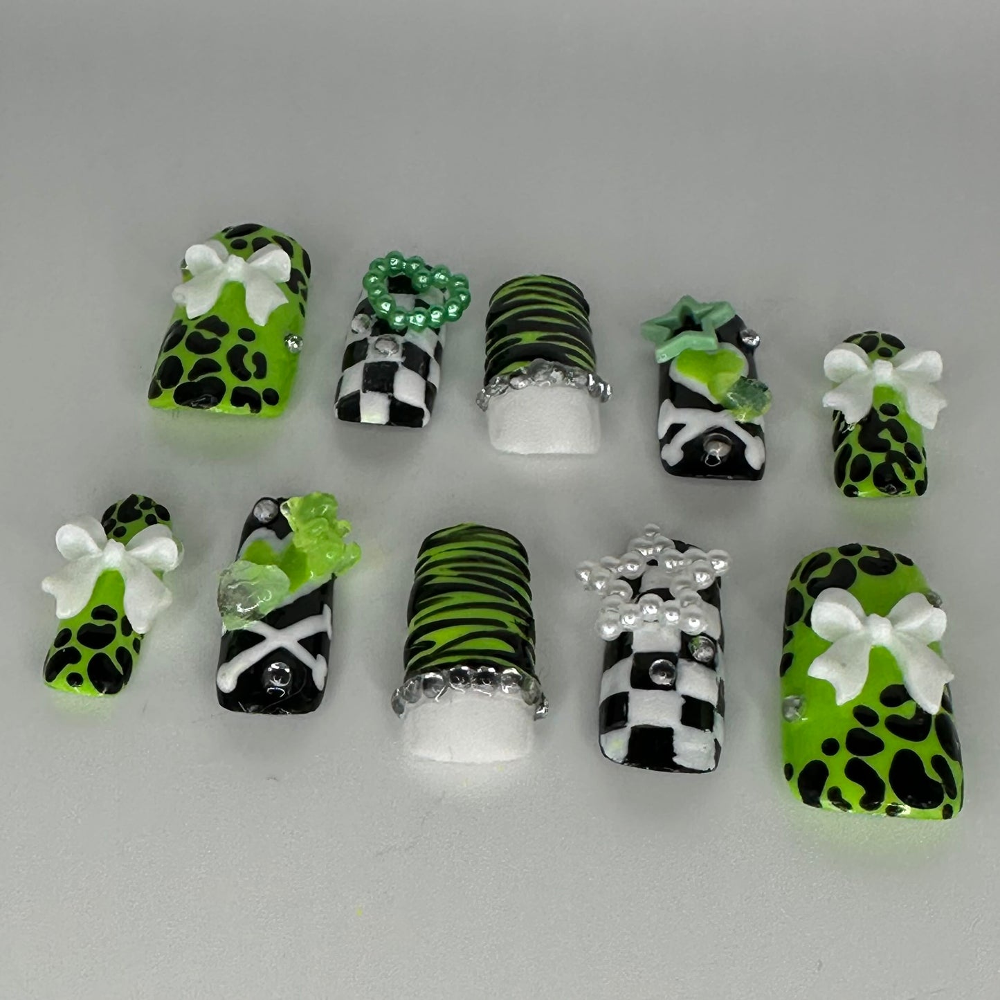 Poison Damage (Press-on Nails)