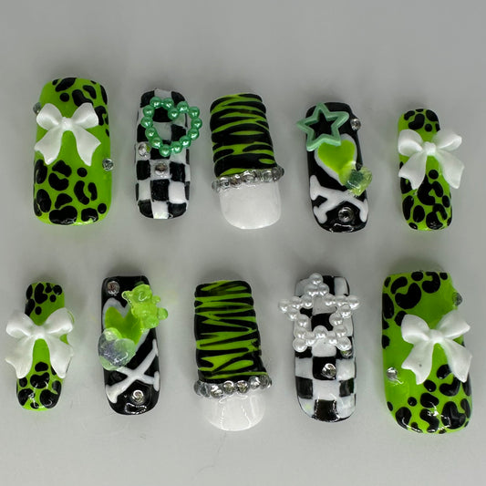 Poison Damage (Press-on Nails)